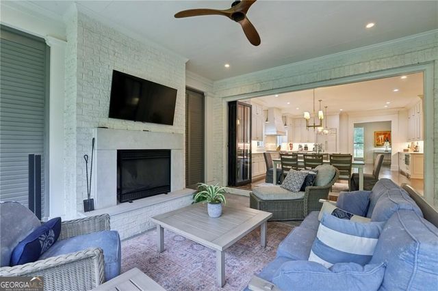 934 Winall Down Road NE, Atlanta, GA 30319