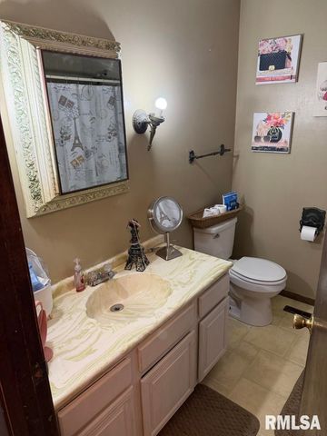 1820 AMBER Avenue, Quincy, IL 62305