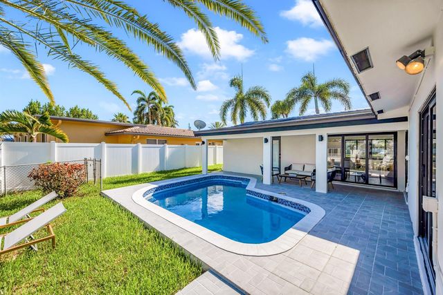 1120 SE 9th Avenue, Pompano Beach, FL 33060