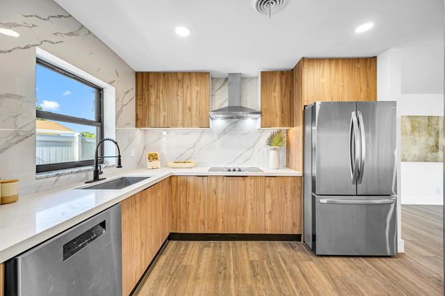 1120 SE 9th Avenue, Pompano Beach, FL 33060