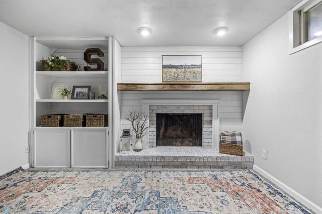 2202 25th Avenue S, Fargo, ND 58103