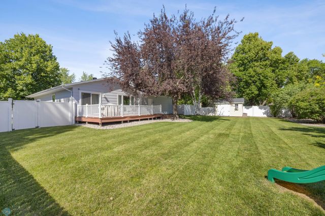 2202 25th Avenue S, Fargo, ND 58103