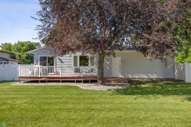 2202 25th Avenue S, Fargo, ND 58103