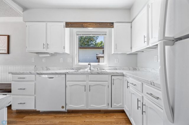 2202 25th Avenue S, Fargo, ND 58103