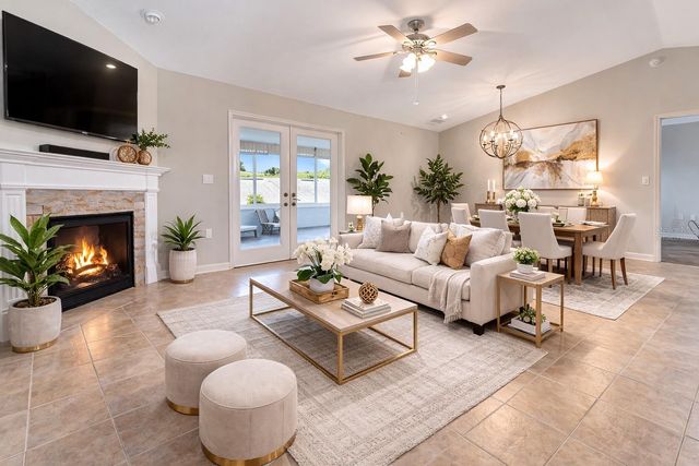 106 FAIRWAY CIRCLE, Umatilla, FL 32784