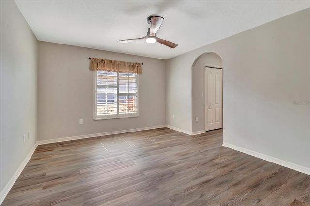 106 FAIRWAY CIRCLE, Umatilla, FL 32784