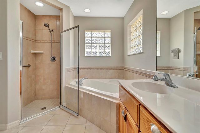 106 FAIRWAY CIRCLE, Umatilla, FL 32784