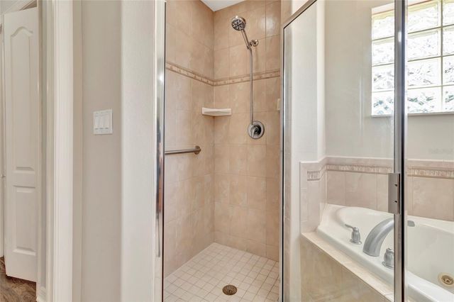 106 FAIRWAY CIRCLE, Umatilla, FL 32784