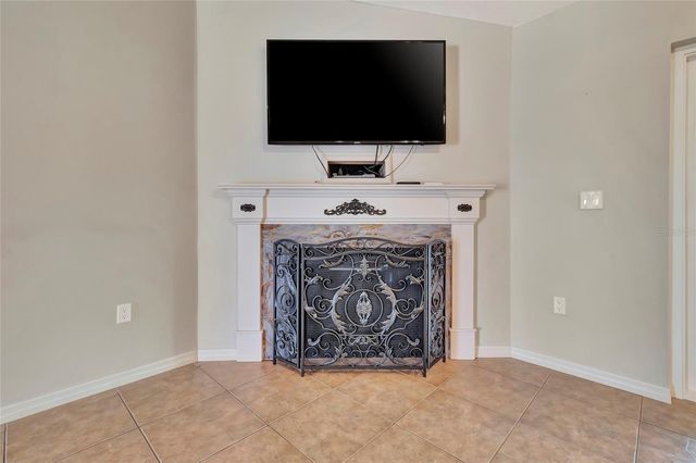 106 FAIRWAY CIRCLE, Umatilla, FL 32784