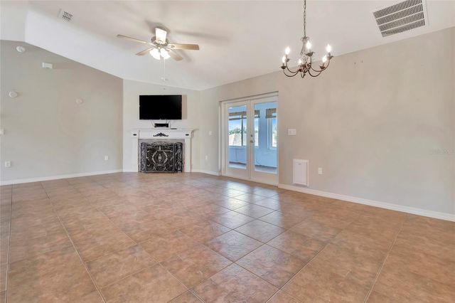 106 FAIRWAY CIRCLE, Umatilla, FL 32784