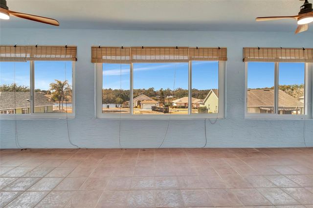 106 FAIRWAY CIRCLE, Umatilla, FL 32784