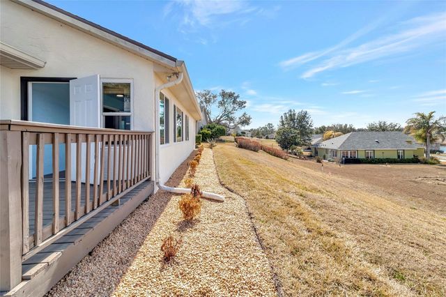 106 FAIRWAY CIRCLE, Umatilla, FL 32784