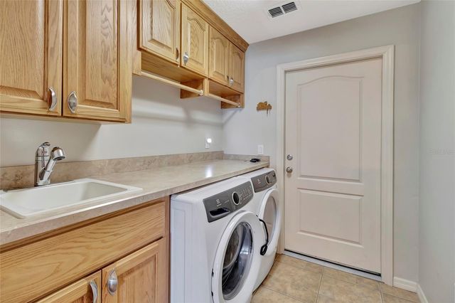 106 FAIRWAY CIRCLE, Umatilla, FL 32784