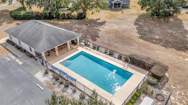 106 FAIRWAY CIRCLE, Umatilla, FL 32784