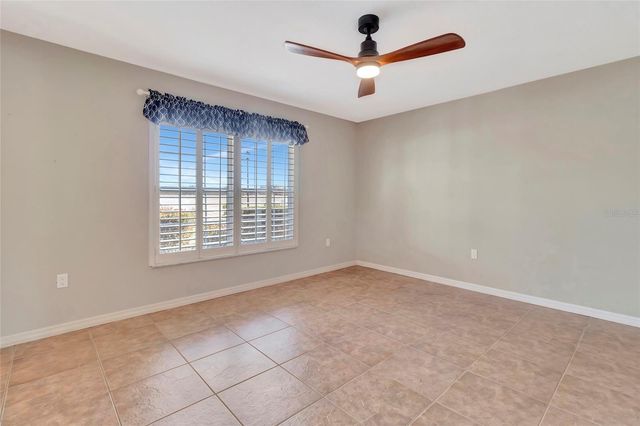 106 FAIRWAY CIRCLE, Umatilla, FL 32784