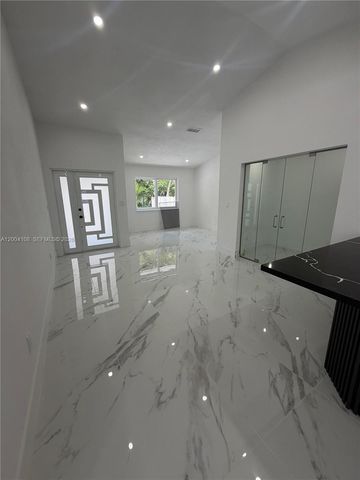 8981 SW 5th Ln, Miami, FL 33174