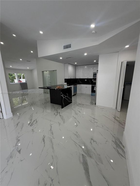 8981 SW 5th Ln, Miami, FL 33174