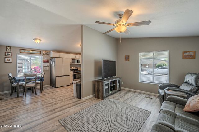 10951 N 91ST Avenue 32, Peoria, AZ 85345