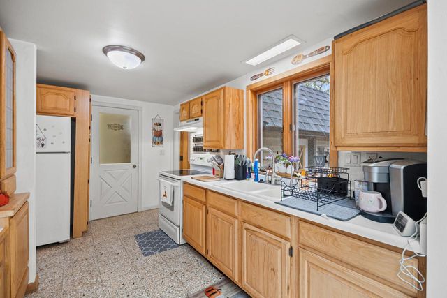 1139 White Rock AVENUE, Waukesha, WI 53186