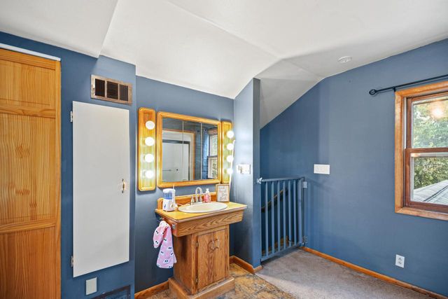 1139 White Rock AVENUE, Waukesha, WI 53186