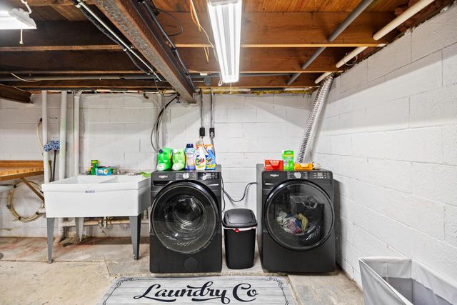 1139 White Rock AVENUE, Waukesha, WI 53186