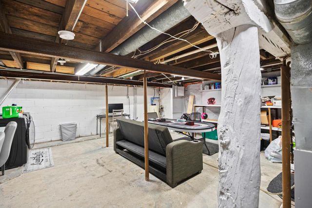 1139 White Rock AVENUE, Waukesha, WI 53186