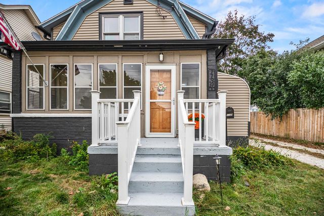 1139 White Rock AVENUE, Waukesha, WI 53186