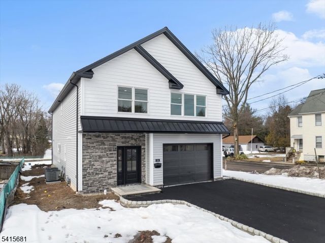 34 Zazzetti St, Waldwick Boro, NJ 07463