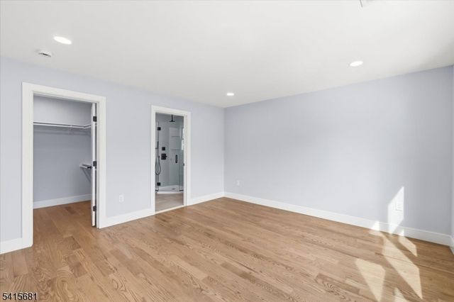 34 Zazzetti St, Waldwick Boro, NJ 07463