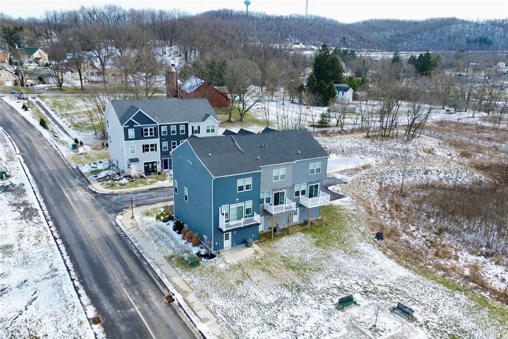 Image 8 of property listing at 105 Union Way, Jackson Twp, PA 16037