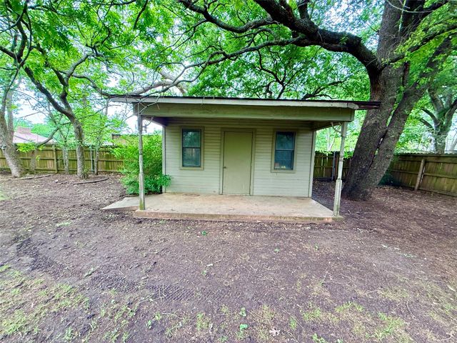 2103 Pecan Street, Bonham, TX 75418