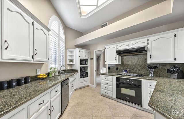7304 Jolynn Street, Bakersfield, CA 93308