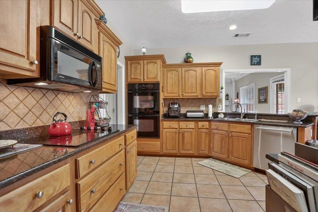 203 WINDY OAKS DR, Munford, TN 38058