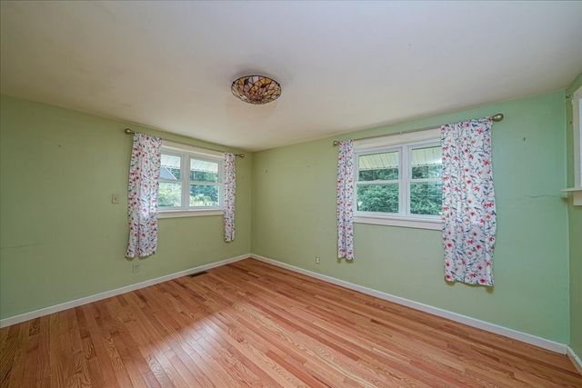 13 Shore Ave, Maynard, MA 01754