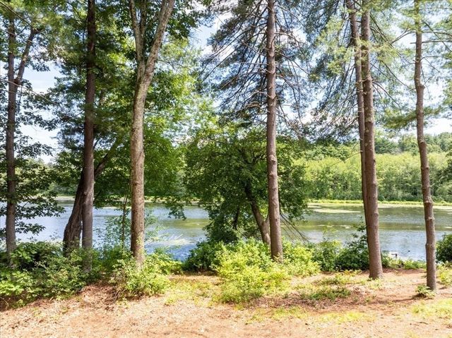 13 Shore Ave, Maynard, MA 01754