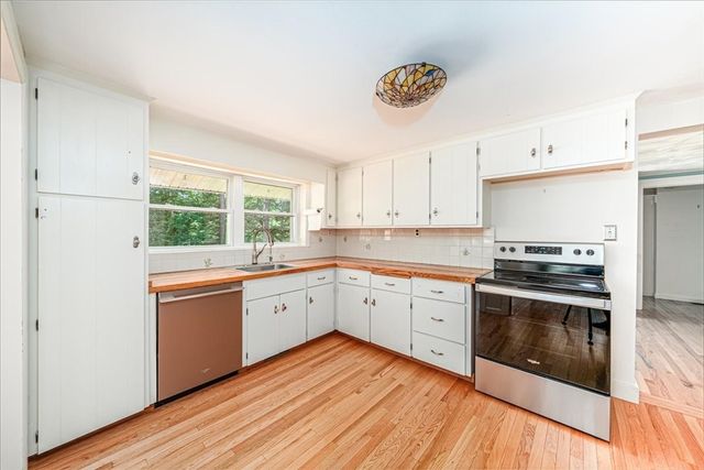 13 Shore Ave, Maynard, MA 01754