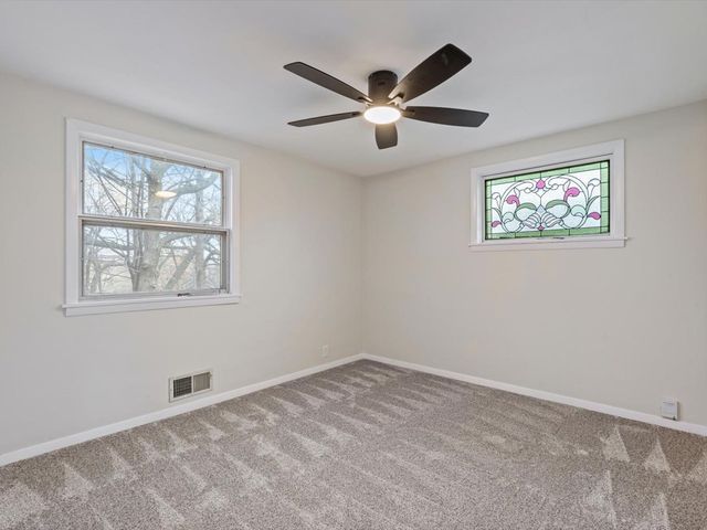 1520 Parklane Dr Drive, Bettendorf, IA 52722