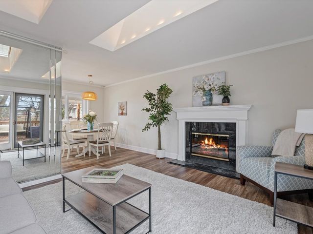 1520 Parklane Dr Drive, Bettendorf, IA 52722