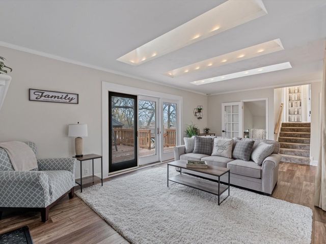 1520 Parklane Dr Drive, Bettendorf, IA 52722