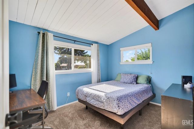 3013 Saint Marys Street, Bakersfield, CA 93305