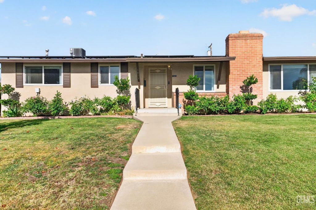 3013 Saint Marys Street, Bakersfield, CA 93305