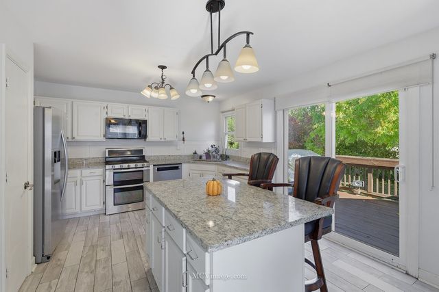 1078 Rain Tree Drive, Bolingbrook, IL 60440