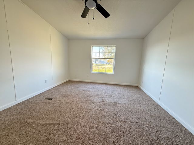 9022 Diamond Avenue, Kaufman, TX 75142