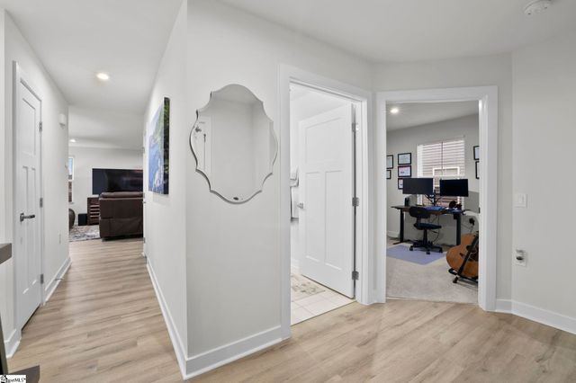 210 Bending Brinch Road, Greenville, SC 29605