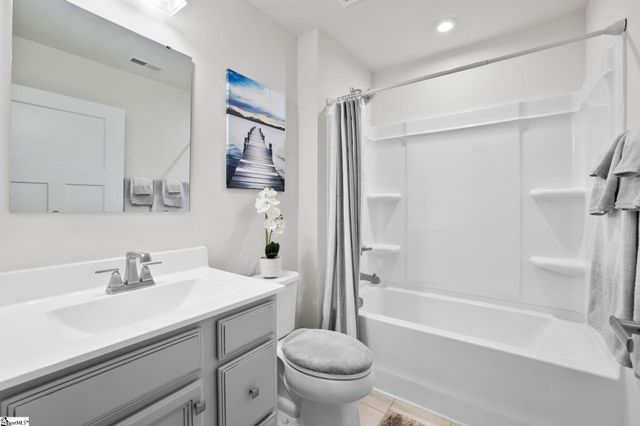 210 Bending Brinch Road, Greenville, SC 29605