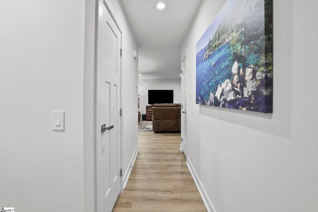 210 Bending Brinch Road, Greenville, SC 29605