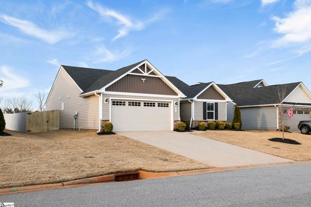 210 Bending Brinch Road, Greenville, SC 29605