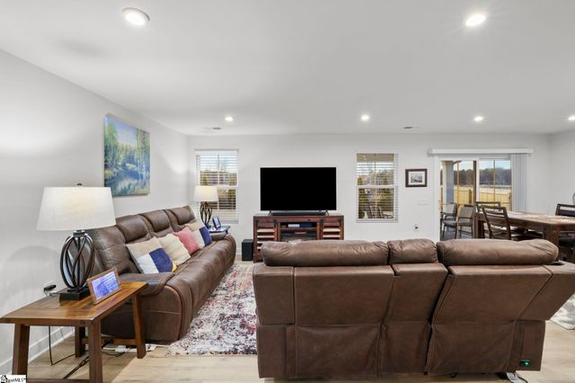 210 Bending Brinch Road, Greenville, SC 29605