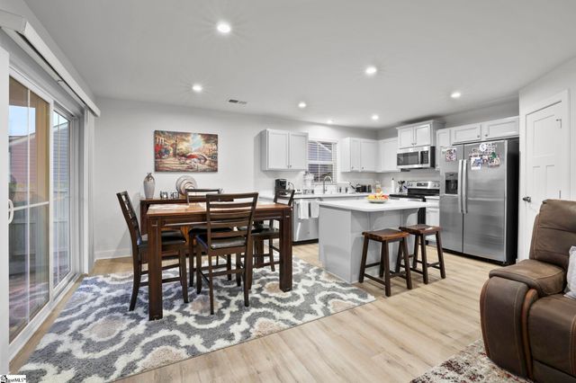 210 Bending Brinch Road, Greenville, SC 29605