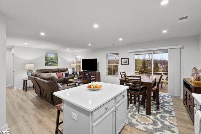 210 Bending Brinch Road, Greenville, SC 29605